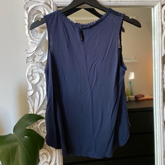 4/$30🦋 H&M women’s navy tank size medium - Picture 2 of 3